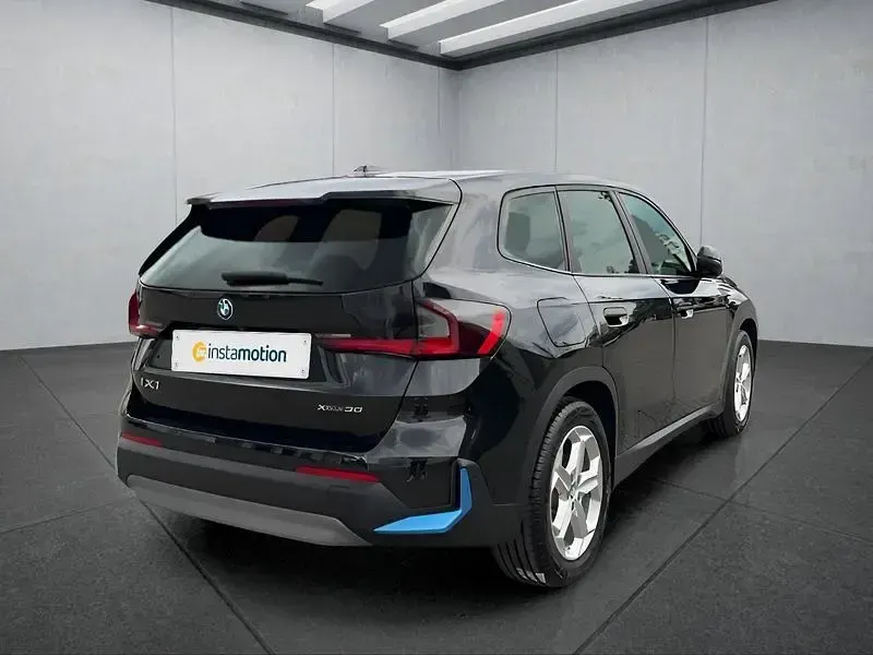 Gebraucht BMW iX1 225 kW (306 PS) 2023 Schwarz SUV