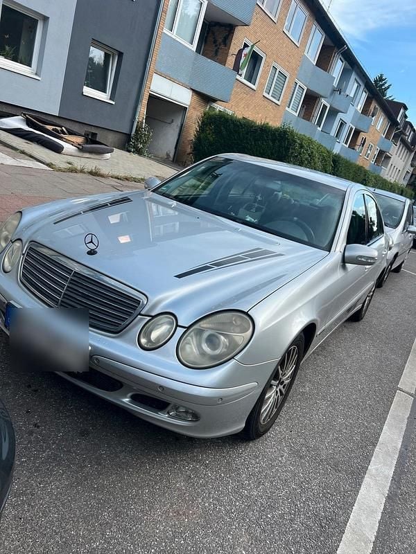 Gebraucht 2002 Mercedes E220 Limousine | 3.699 € (Fairer Preis) - Bild 1/4