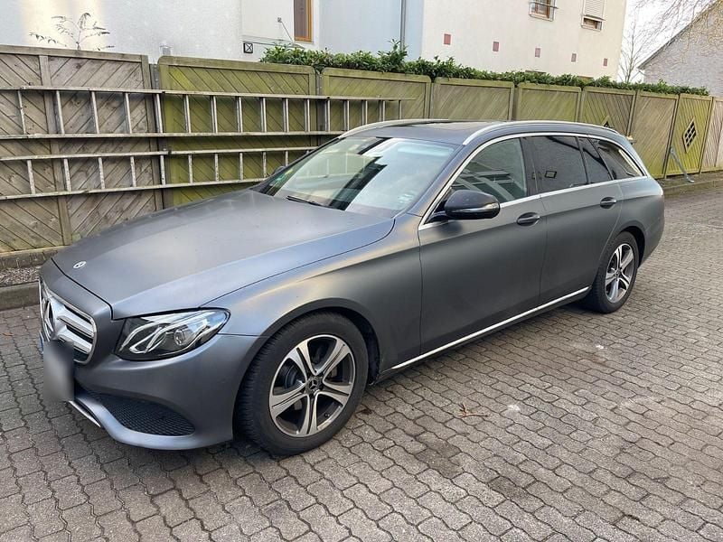 Gebraucht Mercedes E220 194 PS (142 kW) 2017 Grau Kombi