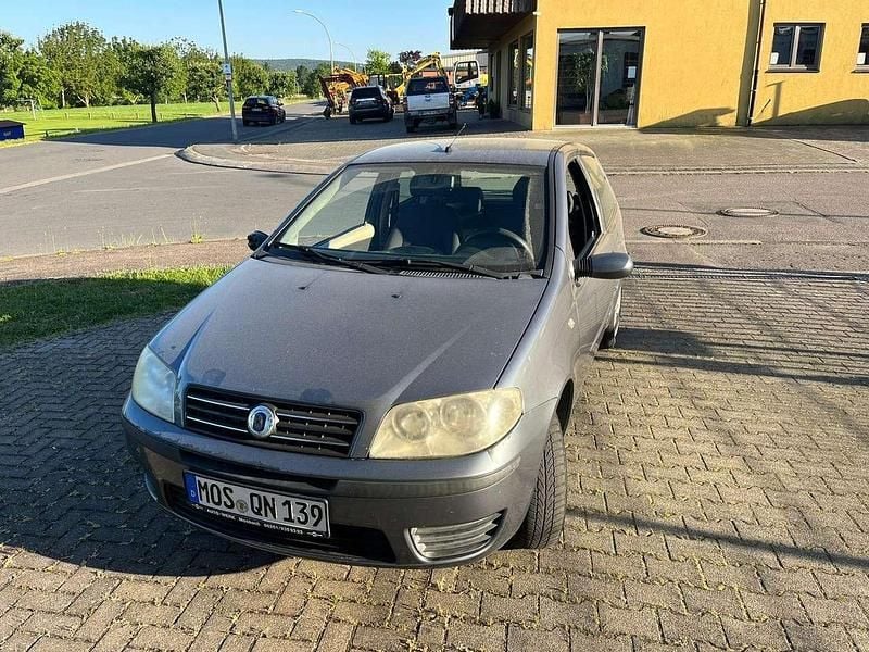 Gebraucht Fiat Punto Active 60 PS (44 kW) 2003 Grau Kleinwagen