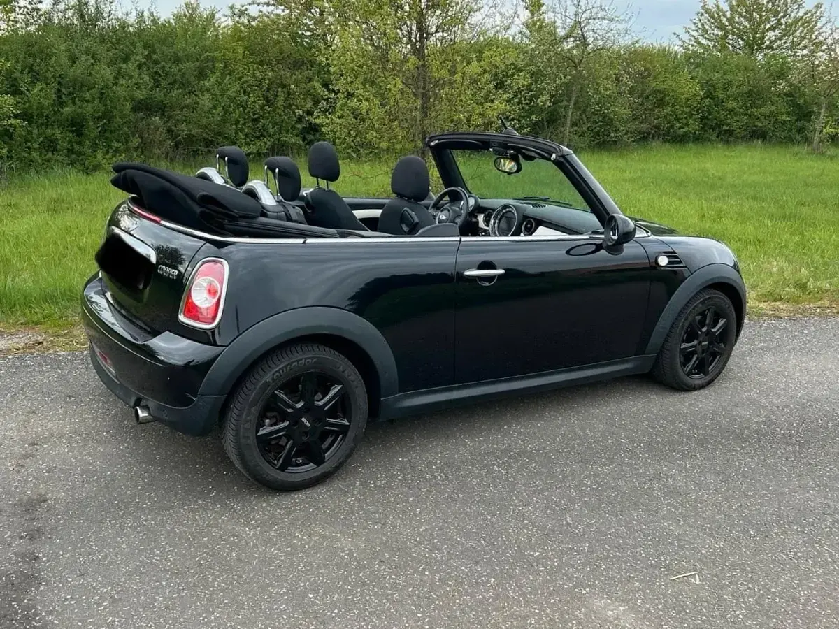 Gebraucht Mini Cooper Cabriolet 122 PS (89 kW) 2015 Schwarz Cabrio