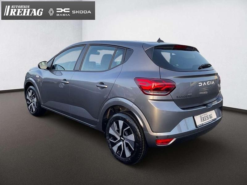 Neu Dacia Sandero Expression 91 PS (66 kW) 2025 Dolomitgrau Limousine