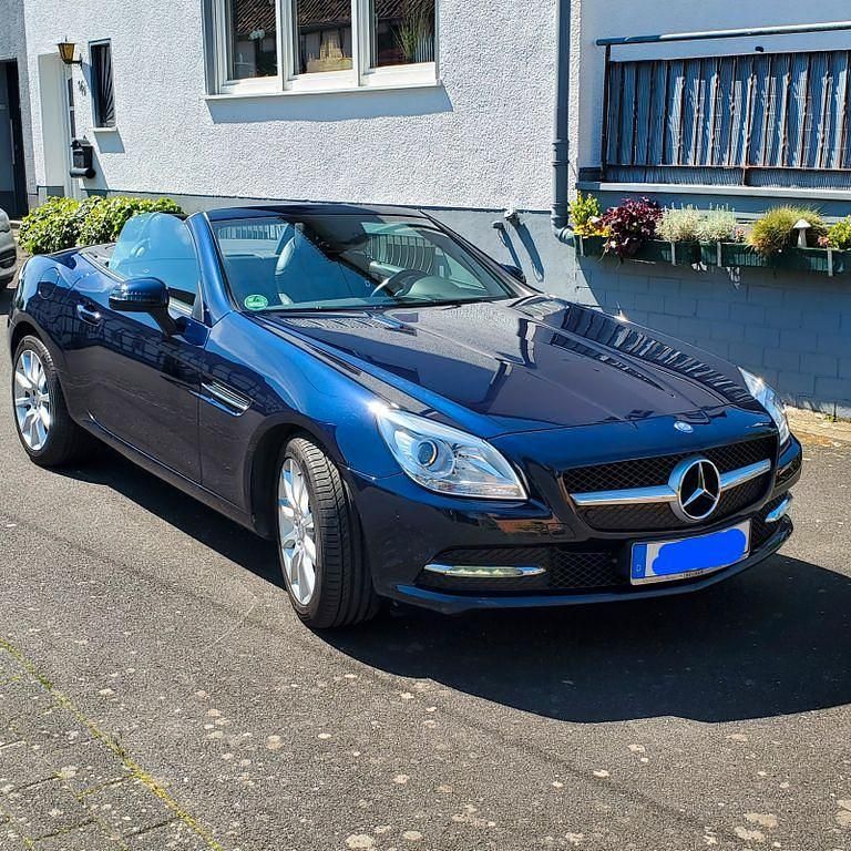 Blau Gebraucht 2013 Mercedes SLK200 Cabrio | 22.200 € (Etwas zu teuer) - Bild 1/4