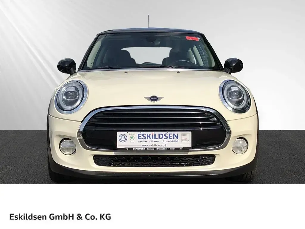 Używany Mini Cooper 136 KM (100 kW) 2019 Biały Hatchback