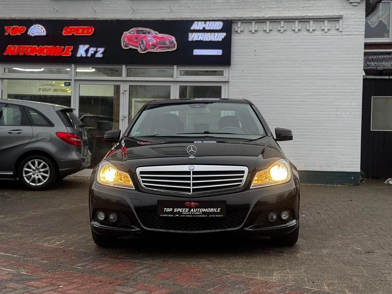 Gebraucht Mercedes C180 156 PS (114 kW) 2011 Schwarz Limousine