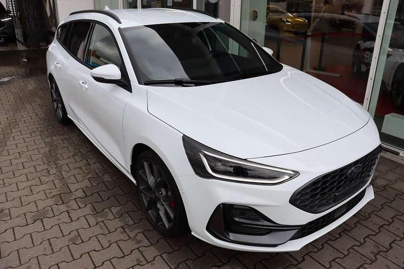 Neu Ford Focus ST 280 PS (205 kW) 2025 Frozen white Kombi