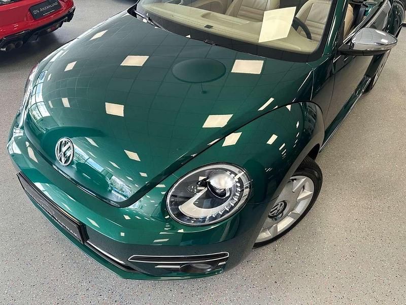 Gebraucht VW Beetle Cabriolet Design 150 PS (110 kW) 2017 Bottle green metallic Cabrio