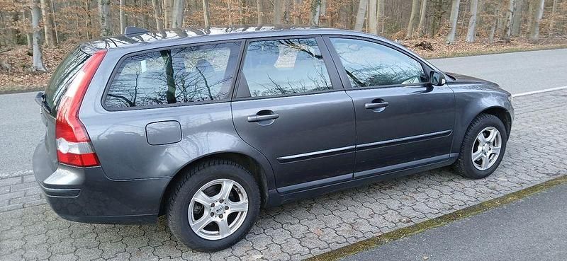 Gebraucht Volvo V50 101 PS (74 kW) 2005 Grau Kombi