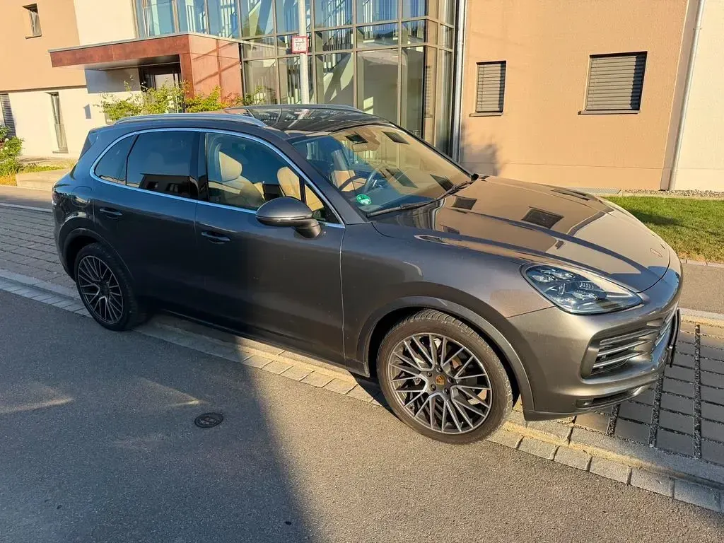 Gebraucht Porsche Cayenne 340 PS (250 kW) 2019 Grau SUV