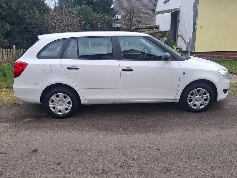 Gebraucht Skoda Fabia 69 PS (50 kW) 2013 Weiß Kombi