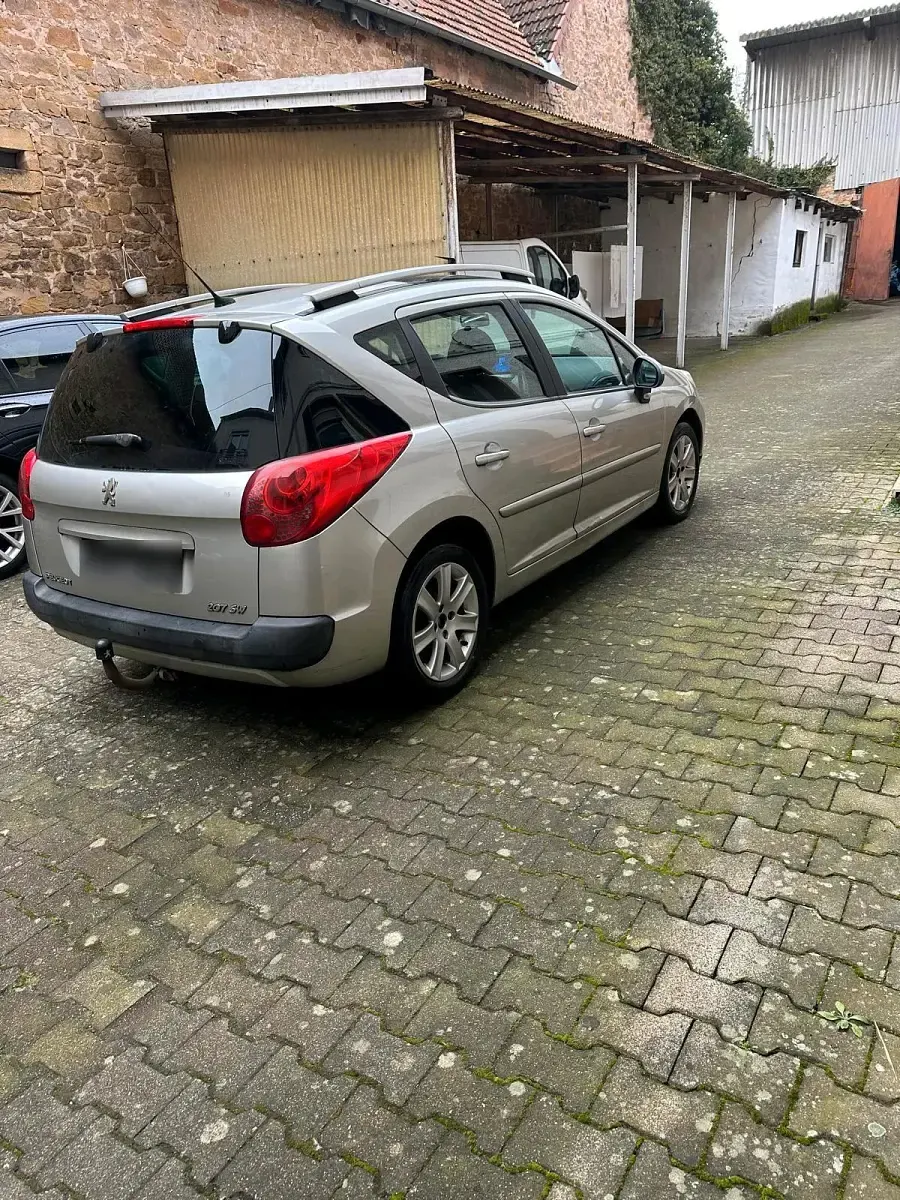 Gebraucht Peugeot 207 124 PS (91 kW) 2008 Silber Kombi