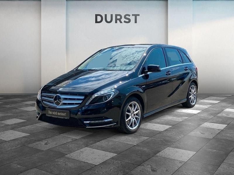 Schwarz Gebraucht 2012 Mercedes B200 Van / Kleinbus | 12.899 € (Etwas zu teuer) - Bild 1/4