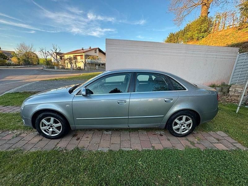Grau Gebraucht 2007 Audi A4 Limousine | 2.100 € (Superpreis) - Bild 1/4