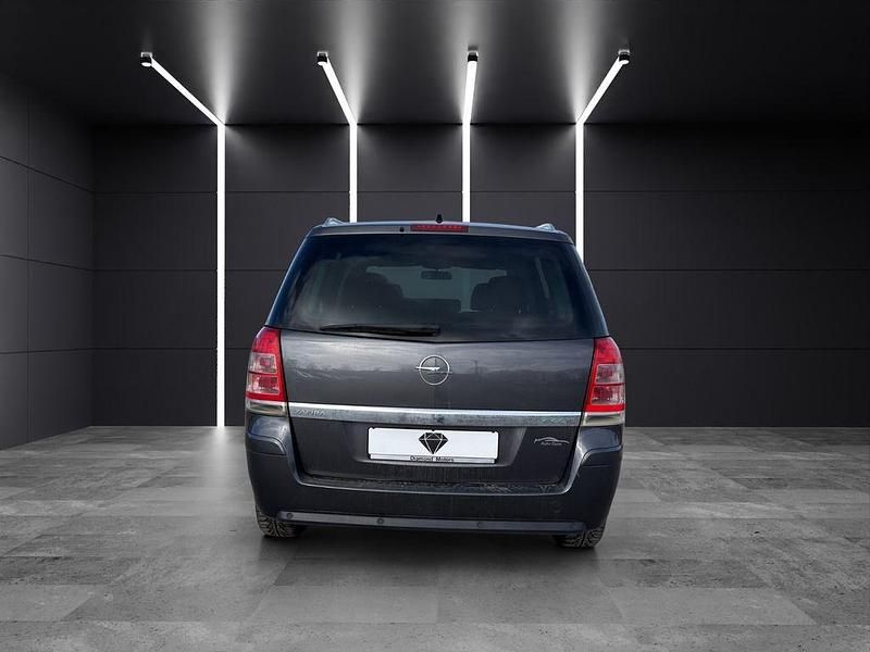 Gebraucht Opel Zafira 125 PS (91 kW) 2011 Karbongrau/technical grey Van / Kleinbus