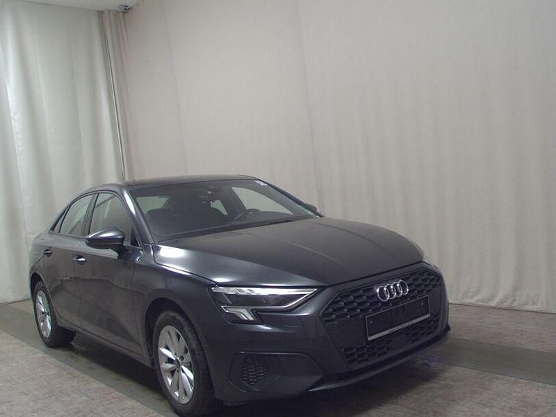 Gebraucht Audi A3 Ambiente 116 PS (85 kW) 2023 Grau Limousine