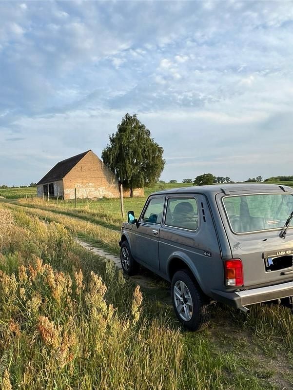 Gebraucht Lada niva 82 PS (60 kW) 2007 Grau SUV