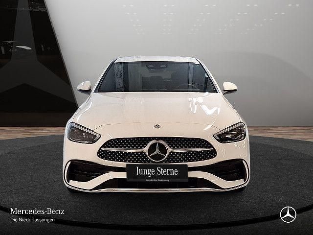 Weiß Gebraucht 2024 Mercedes C300e Advanced Limousine | 46.890 € (Fairer Preis) - Bild 1/4