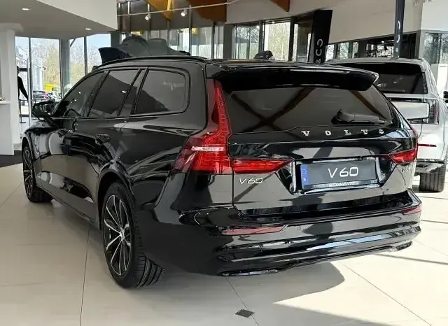 Neu Volvo V60 Plus 310 PS (228 kW) 2026 Schwarz Kombi