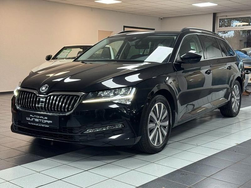 Schwarz Gebraucht 2022 Skoda Superb Ambition Kombi | 22.790 € (Guter Preis) - Bild 1/4
