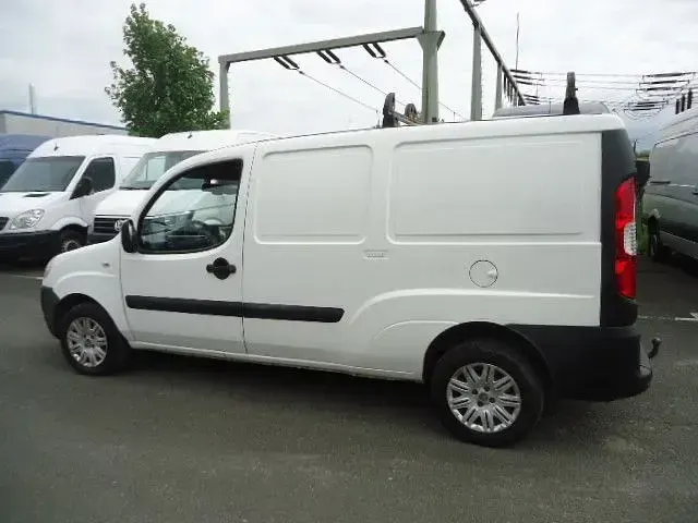 Gebraucht Fiat Doblò 101 PS (74 kW) 2008 Weiß Van / Kleinbus