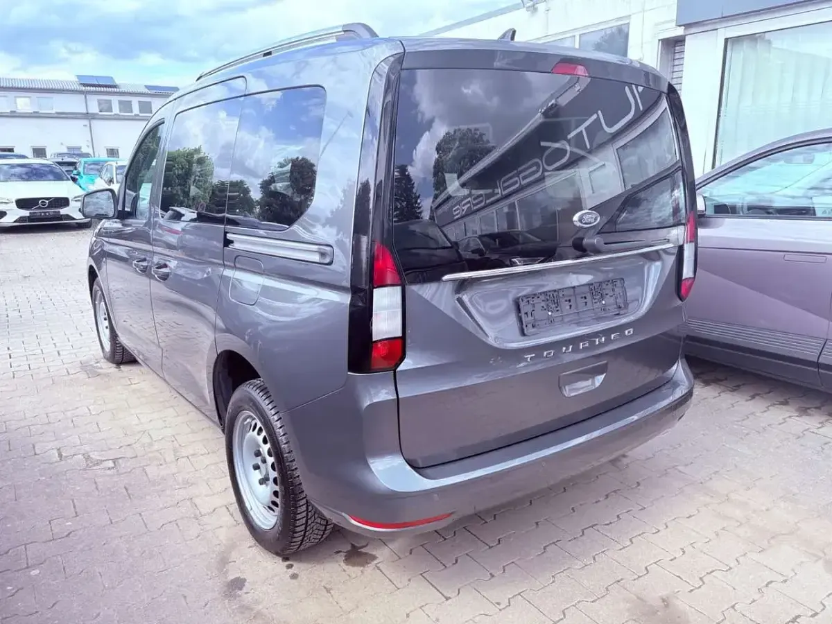 Gebraucht Ford Tourneo Connect Titanium 122 PS (89 kW) 2022 Grau Van / Kleinbus