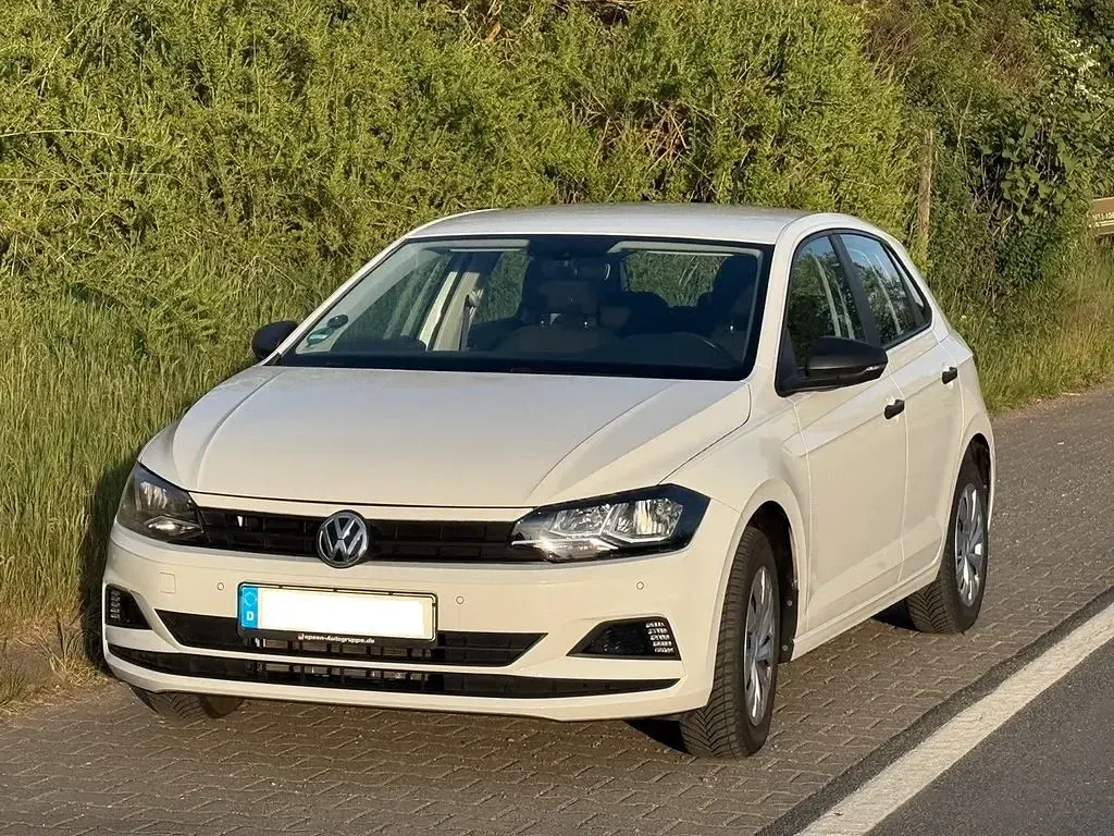Gebraucht VW Polo Trendline 65 PS (47 kW) 2017 Weiß Limousine