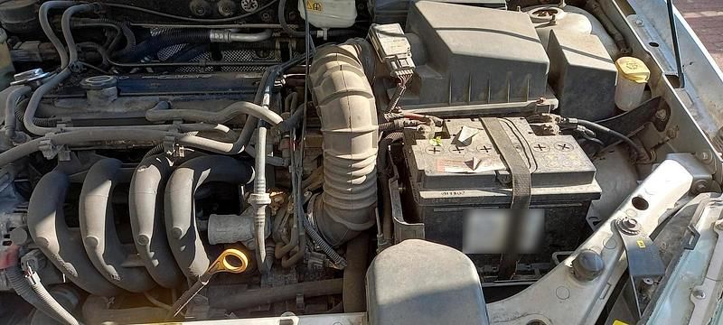 Usado Ford Focus 74 HP (54 kW) 2000 Cinzento Carrinha