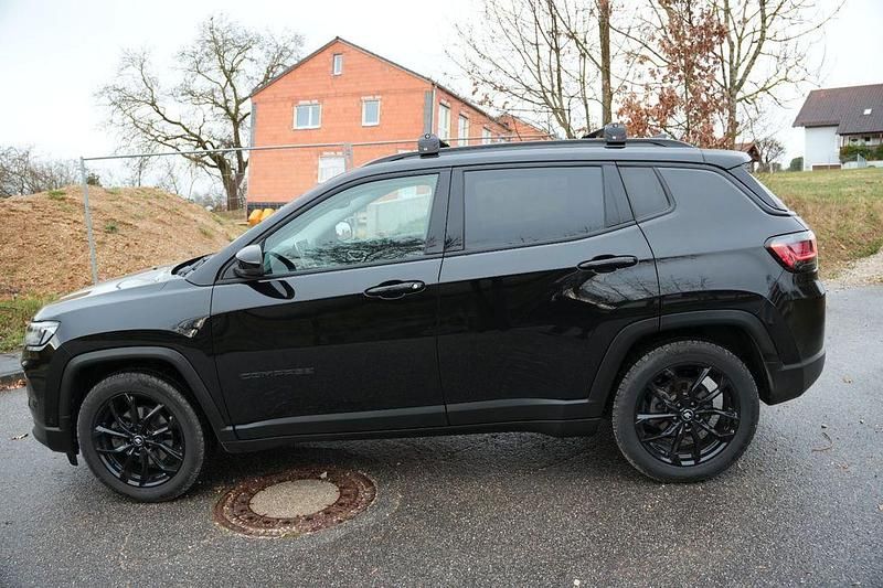 Gebraucht Jeep Compass Night Eagle 131 PS (96 kW) 2022 Schwarz SUV