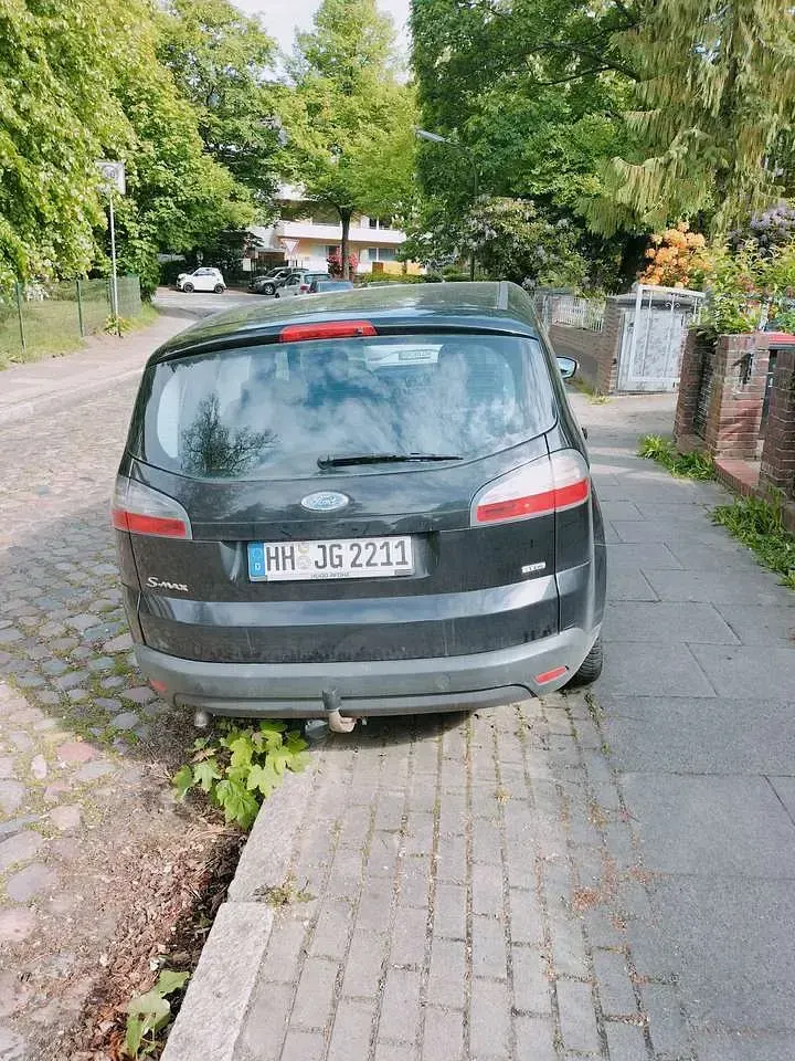 Używany Ford S-MAX Trend 131 KM (96 kW) 2007 Czarny Minivan