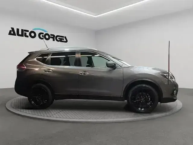 Gebraucht Nissan X-Trail Tekna 177 PS (130 kW) 2017 Grau SUV