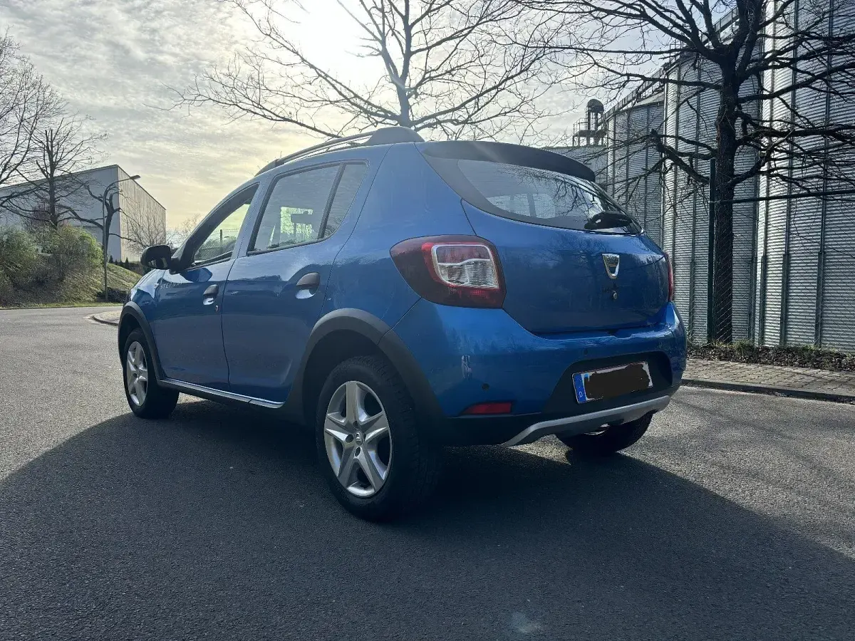 Gebraucht Dacia Sandero Stepway 90 PS (66 kW) 2015 Blau SUV