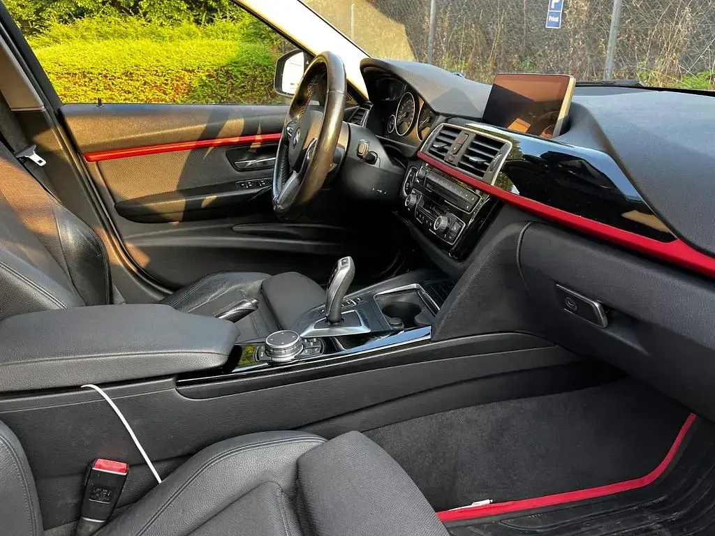 Gebraucht BMW 330 M Sport 258 PS (189 kW) 2020 Weiß Kombi