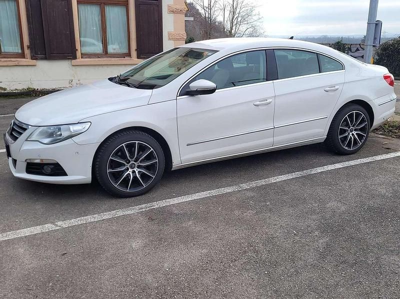 Gebraucht VW Passat 140 PS (102 kW) 2010 Weiß Coupé