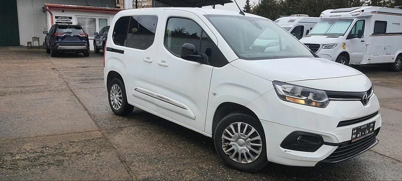 Gebraucht Toyota Proace Verso City 131 PS (96 kW) 2022 Weiß Kombi