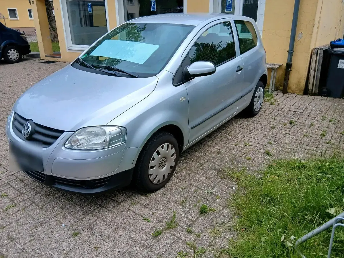 Gebraucht VW Fox 54 PS (39 kW) 2006 Silber Kleinwagen
