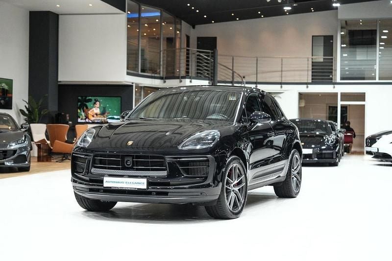 Tiefschwarzmetallic Gebraucht 2023 Porsche Macan S Sport SUV | 68.980 € (Fairer Preis) - Bild 1/4