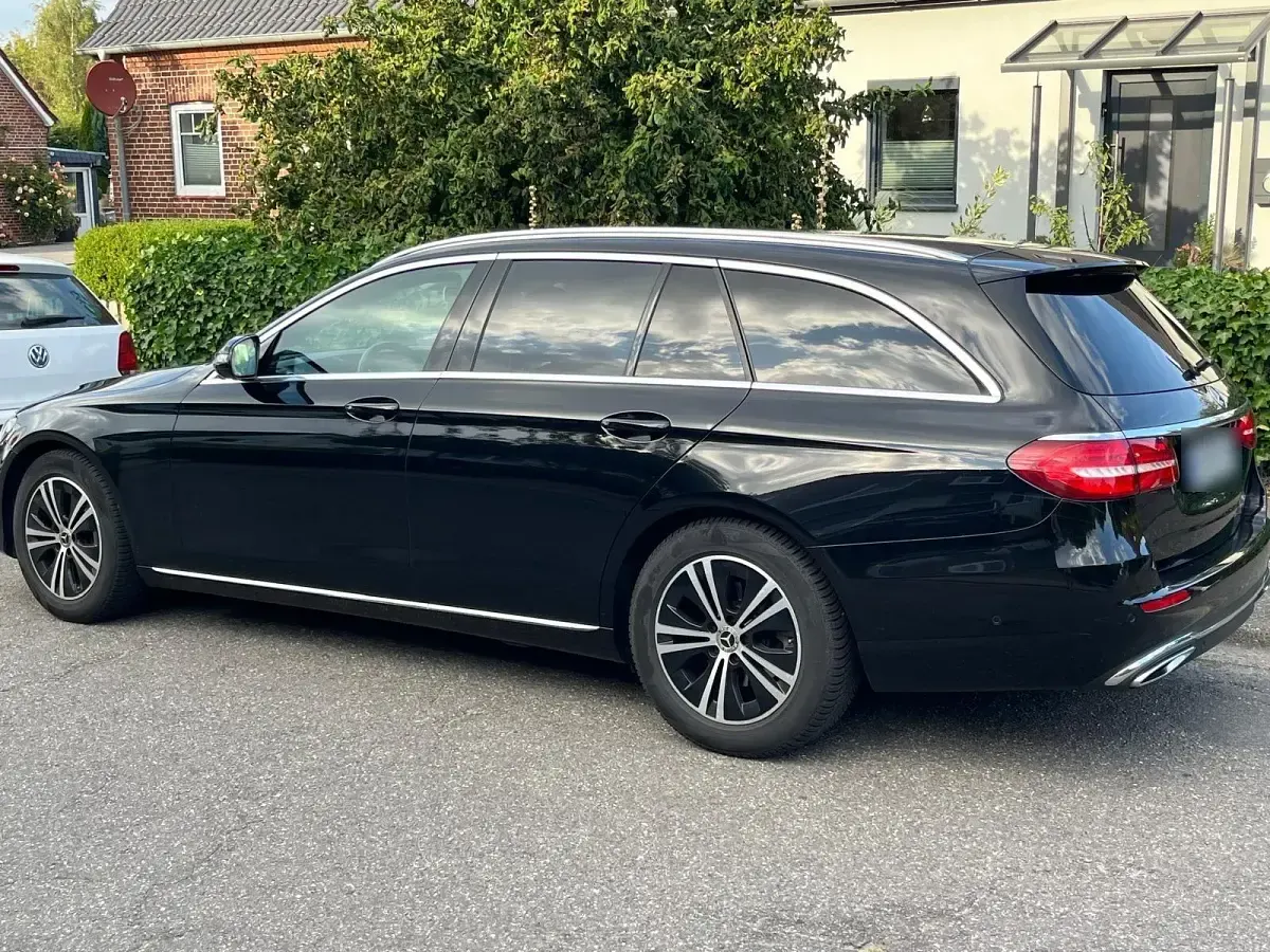 Gebraucht Mercedes E220 194 PS (142 kW) 2017 Schwarz Kombi
