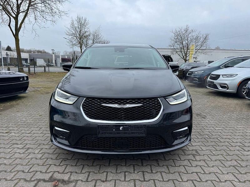 Gebraucht Chrysler Pacifica 291 PS (214 kW) 2022 Schwarz Van