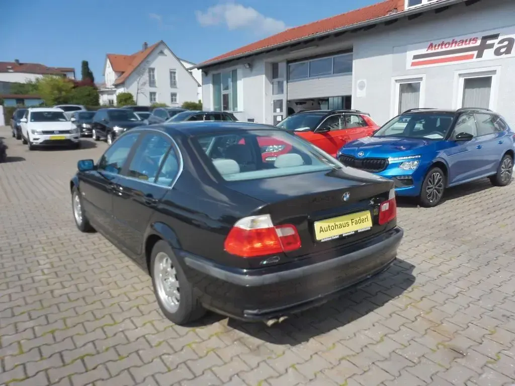 Gebraucht BMW 320 170 PS (125 kW) 2001 Schwarz Limousine