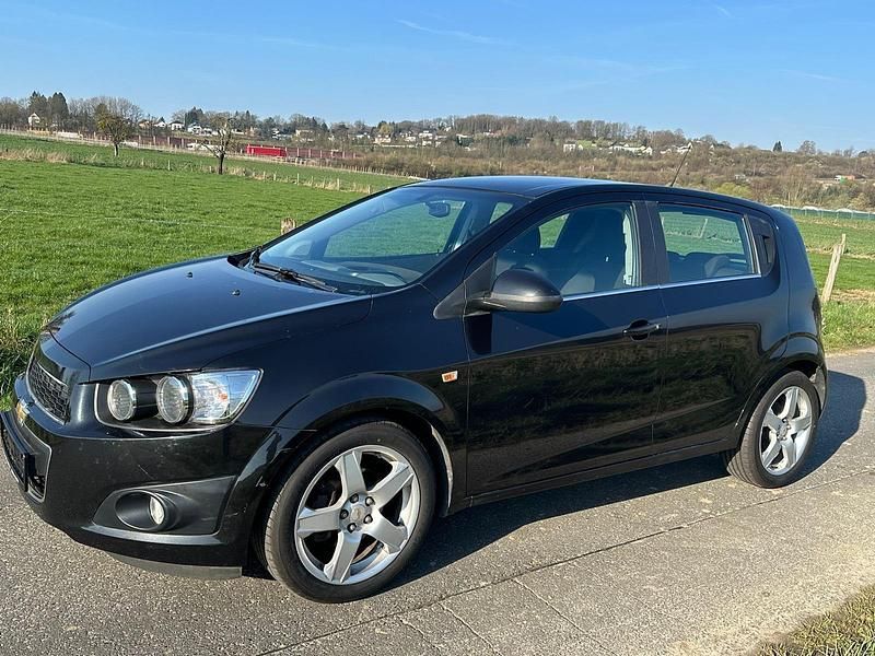 Gebraucht Chevrolet Aveo 116 PS (85 kW) 2011 Schwarz Kleinwagen