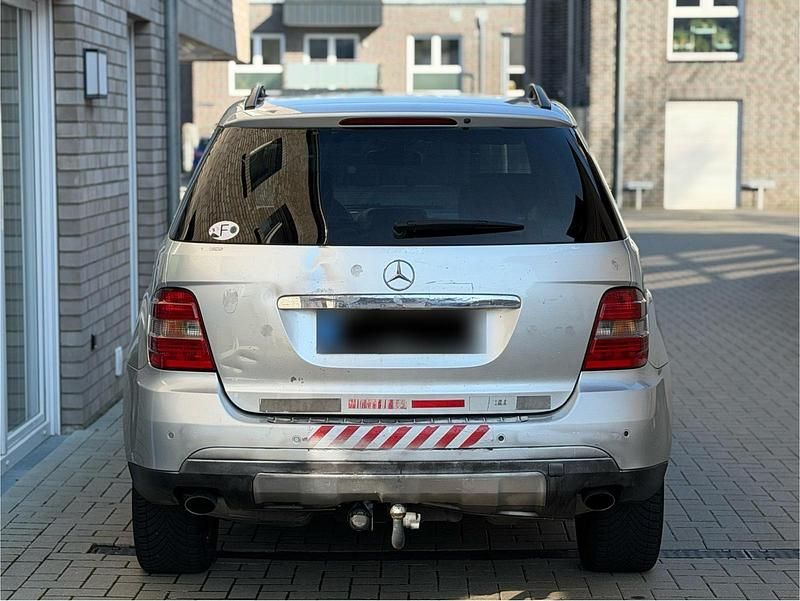 Gebraucht Mercedes ML280 190 PS (139 kW) 2006 Silber SUV