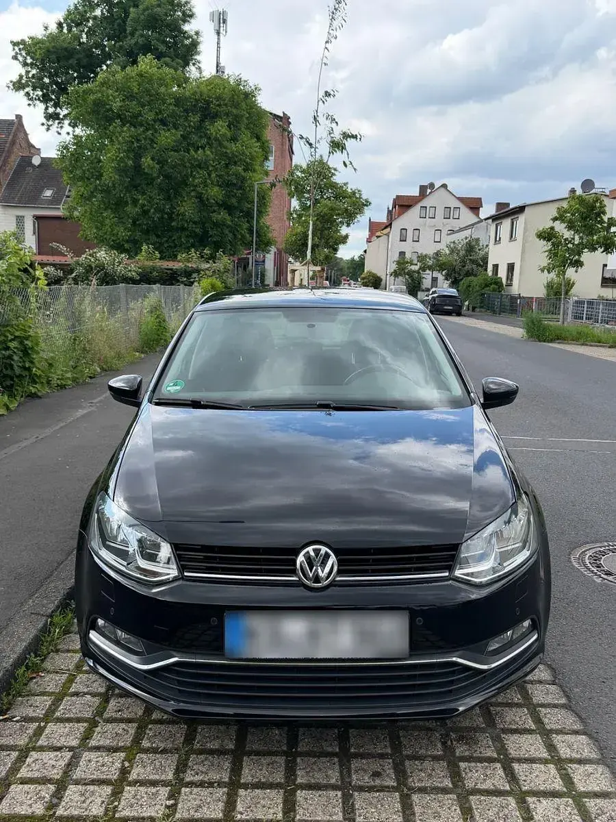 Gebraucht VW Polo Sound 60 PS (44 kW) 2016 Schwarz Kleinwagen