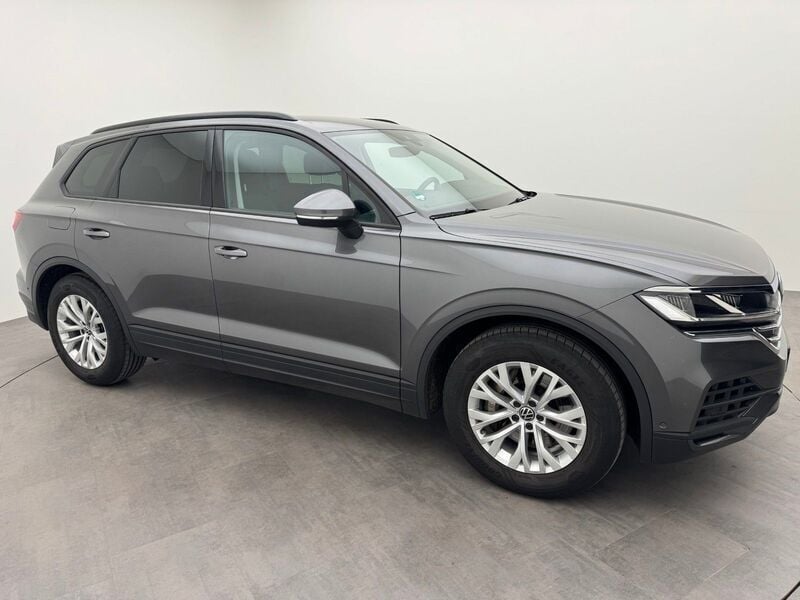Gebraucht VW Touareg 340 PS (250 kW) 2023 Grey metallic SUV