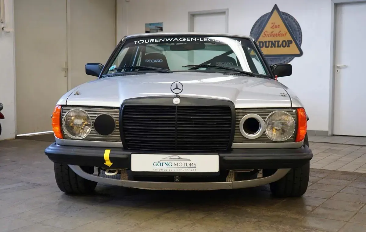 Gebraucht Mercedes 280 209 PS (153 kW) 1980 Silber Coupé