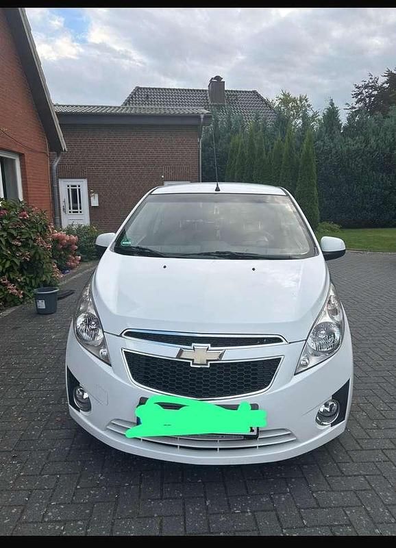 Weiß Gebraucht 2011 Chevrolet Spark Kleinwagen | 3.500 € (Etwas zu teuer) - Bild 1/4