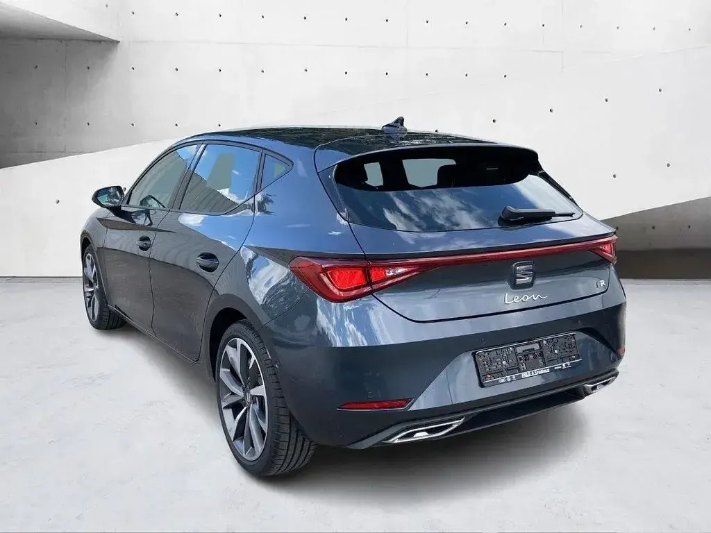 Neu Seat Leon FR 150 PS (110 kW) 2025 Magnetic grau metallic Limousine