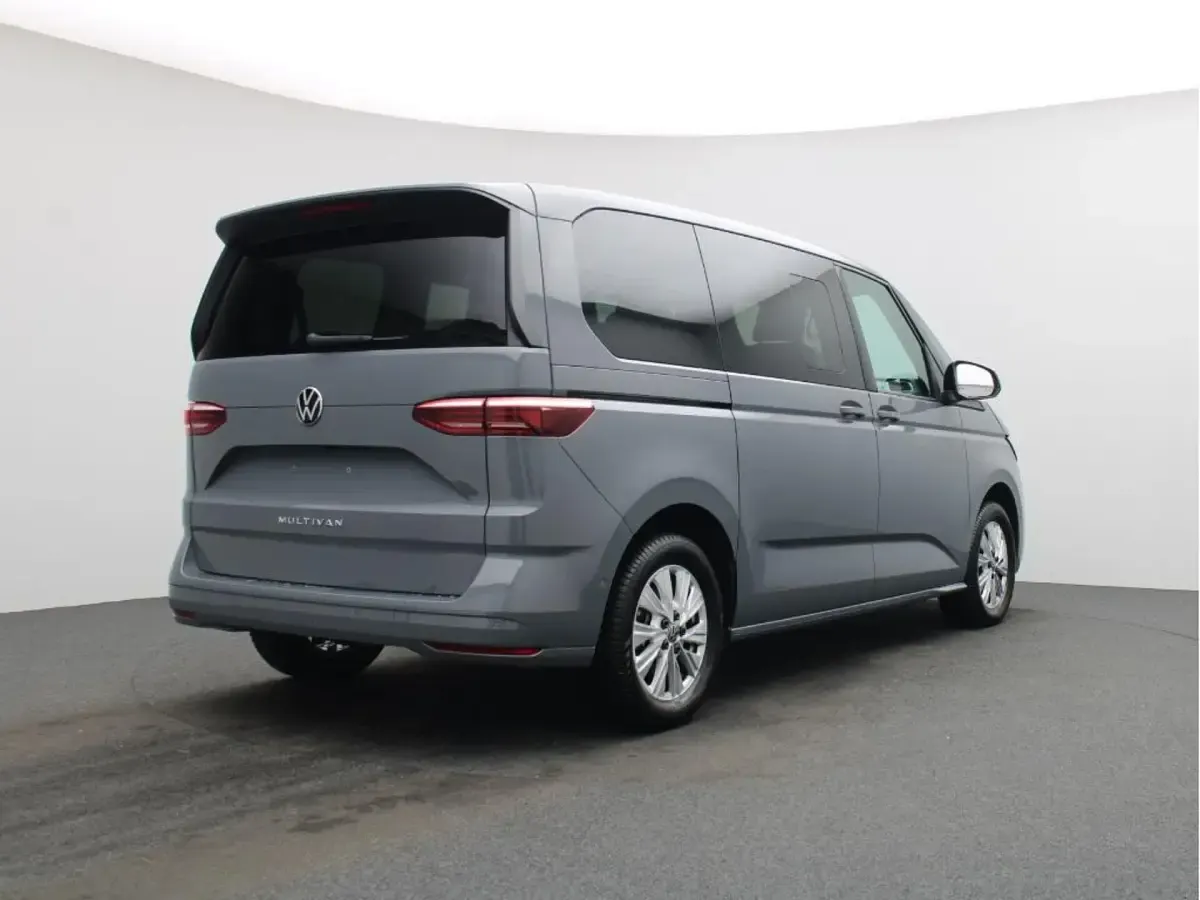 Second-hand VW Multivan Basis 150 CP (110 kW) 2025 Monovolum
