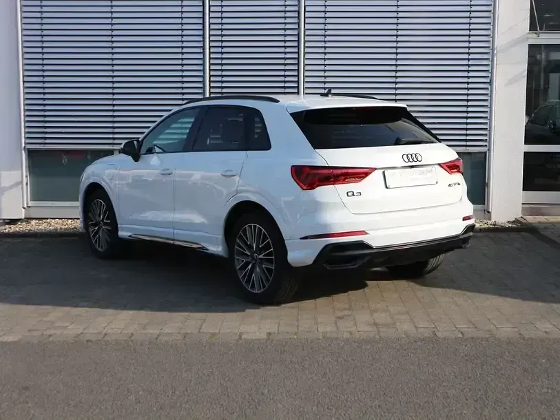 Gebraucht Audi Q3 S-Line 245 PS (180 kW) 2022 Gletscherweiß metallic SUV