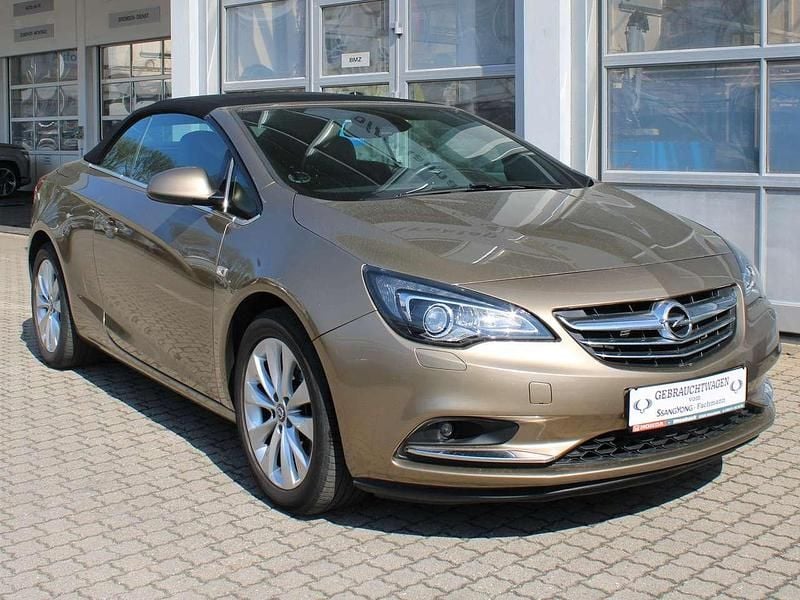 Usado Opel Cascada Innovation 170 HP (125 kW) 2013 Bege Cabrios