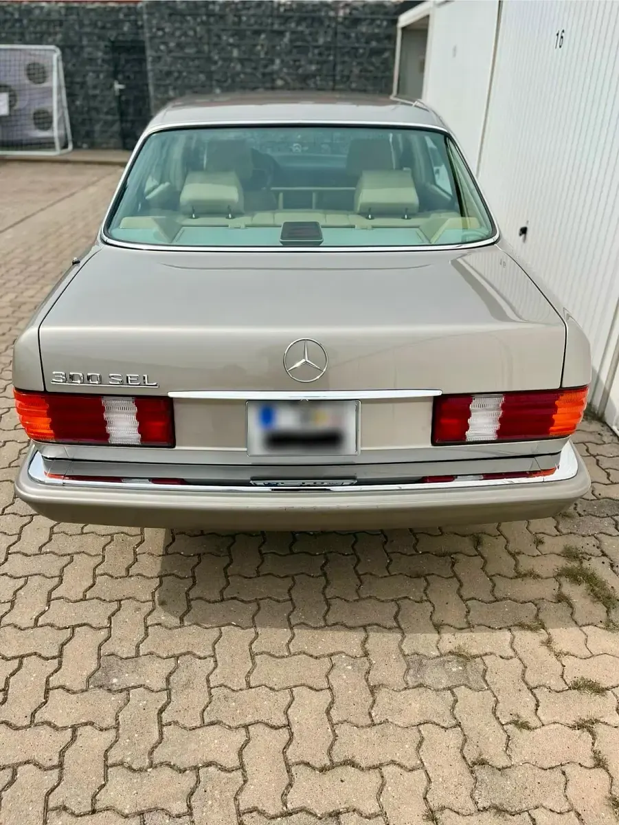 Gebraucht Mercedes 300 188 PS (138 kW) 1989 Silber Limousine